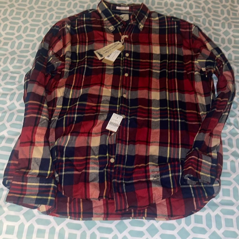 Causal button down shirt brand new🔥🔥🔥